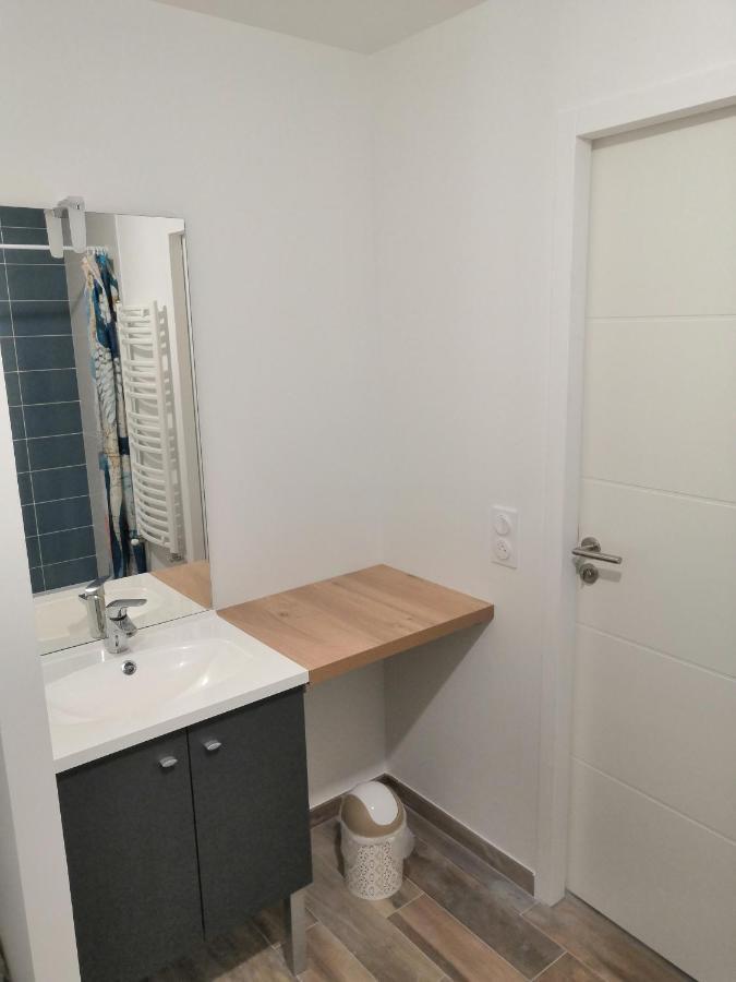 Apartment Neuf 40 M² 300 M De La